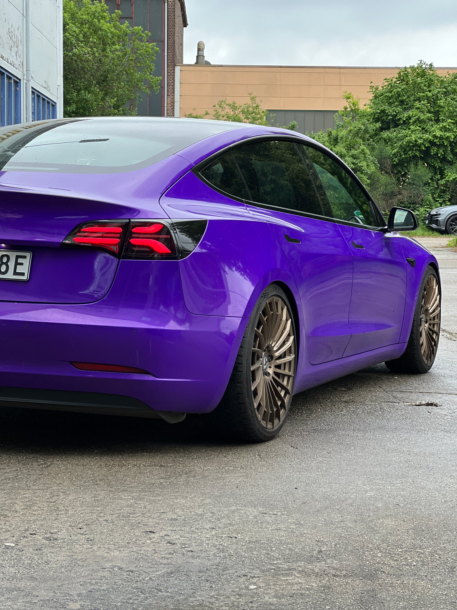 DIY Folie zur Abdunklung des Ladeports / Seitenreflektor SilentDrive.de