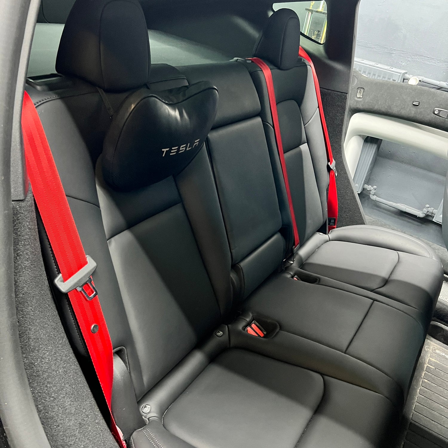 Farbige Sicherheitsgurte Tesla Model 3 / Y Autokorrektur