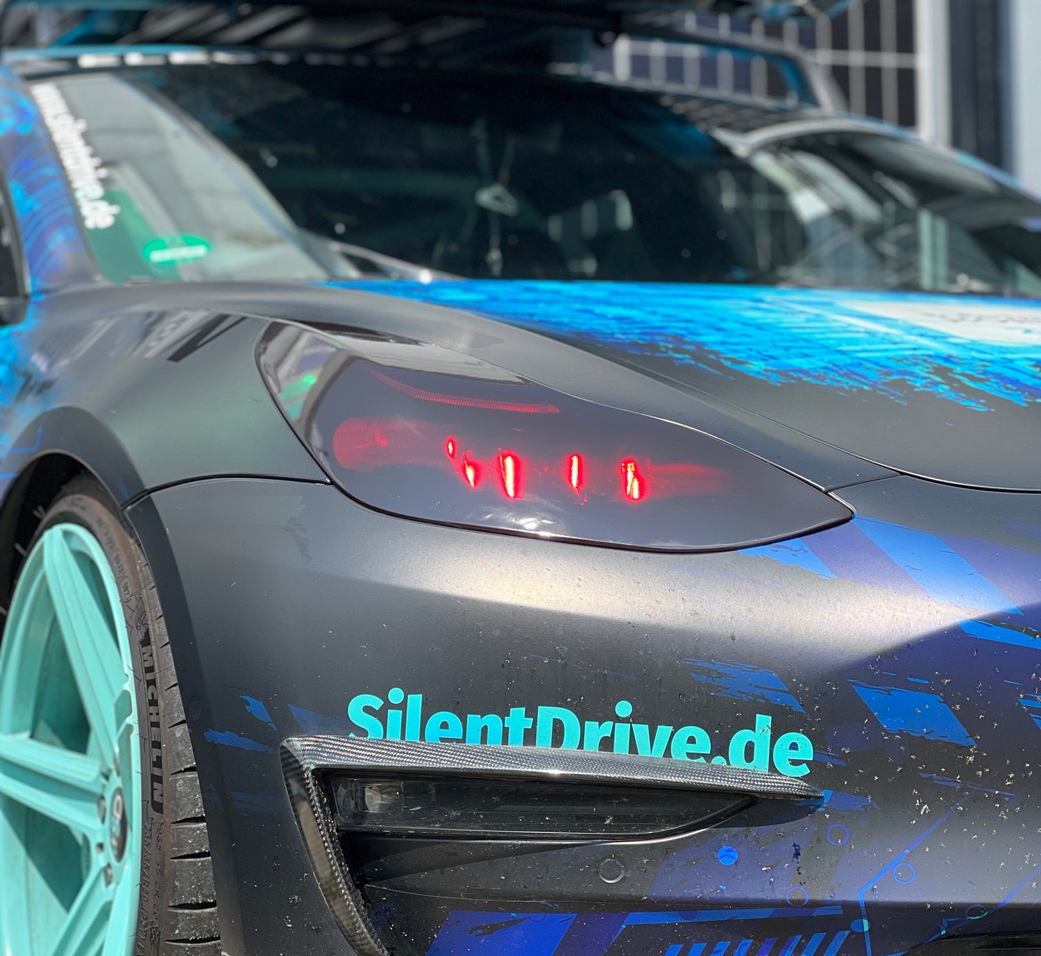 Tesla Model 3 / Y Scheinwerfer Cover SilentDrive.de