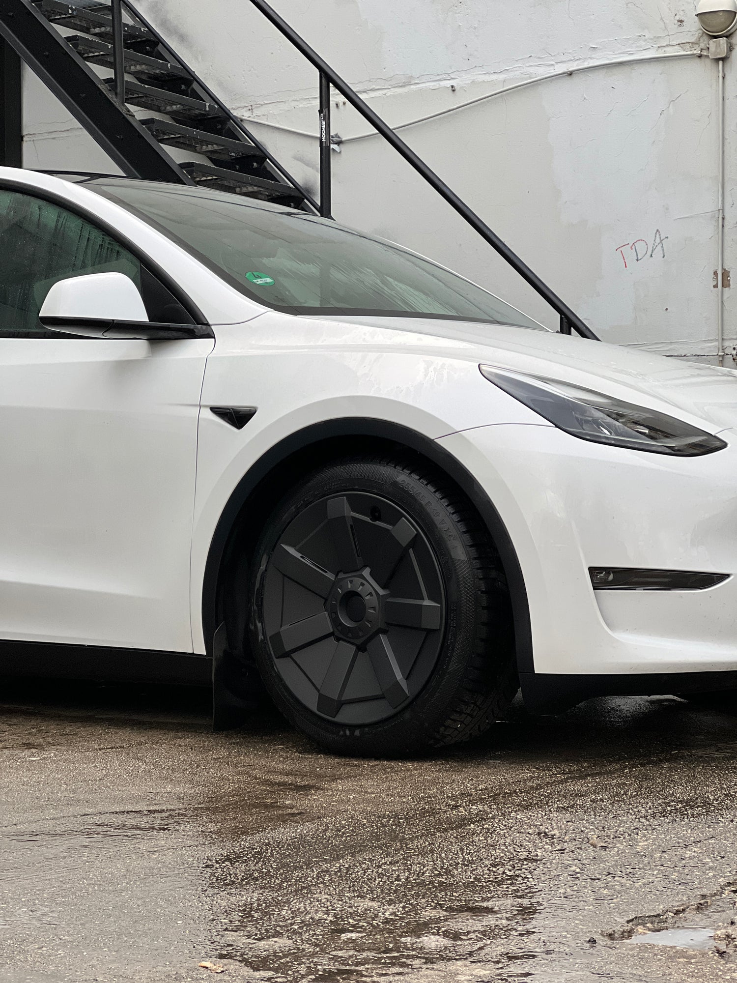 Tesla Model Y 19