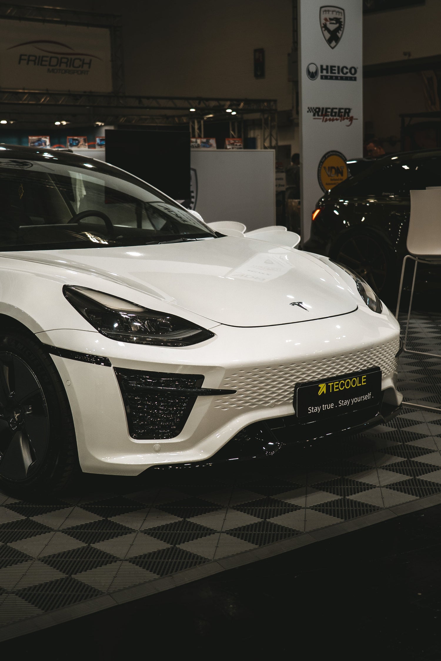 Tecoole BodyKit (Stosstangen) Tesla Model 3 Refresh SilentDrive.de