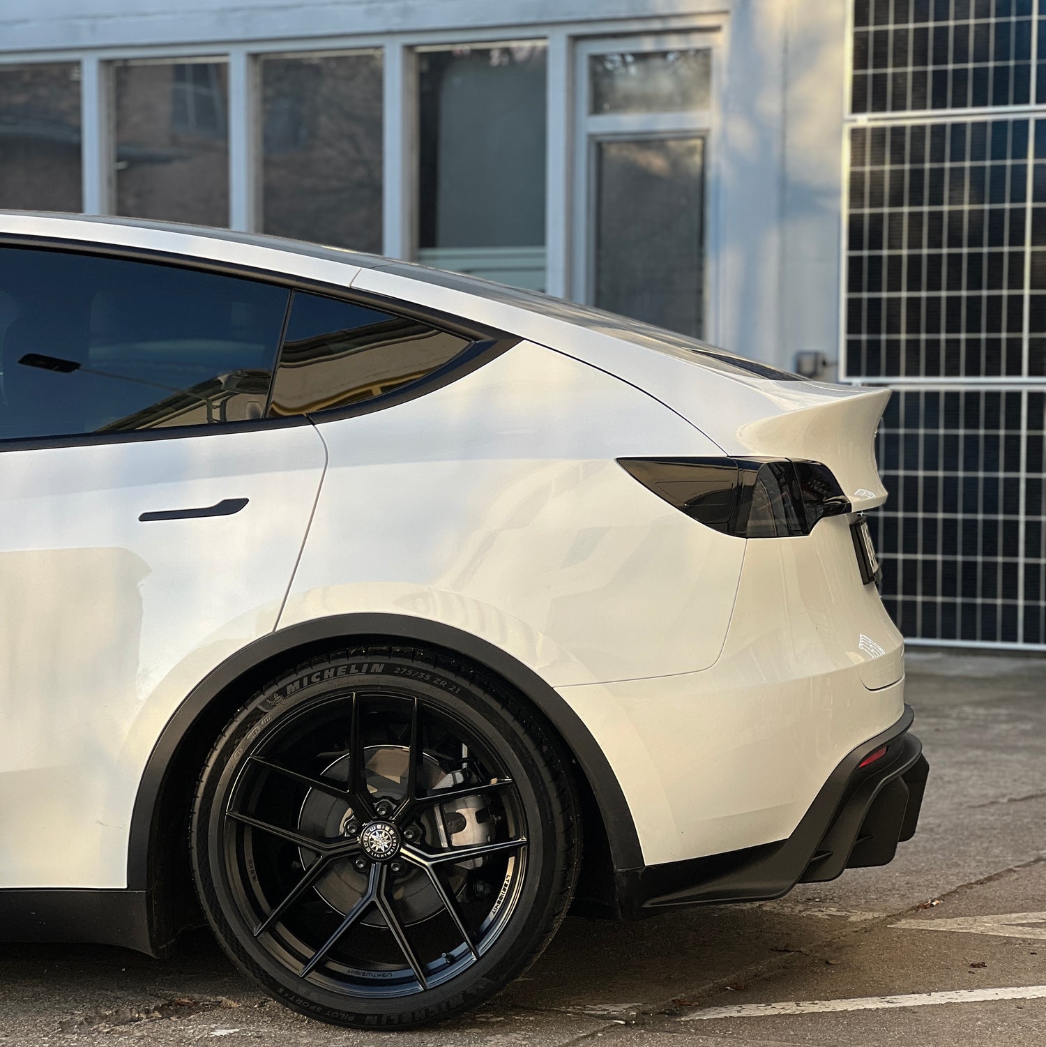 Tesla Model Y Heckdiffusor mit AHK Öffnung SilentDrive.de
