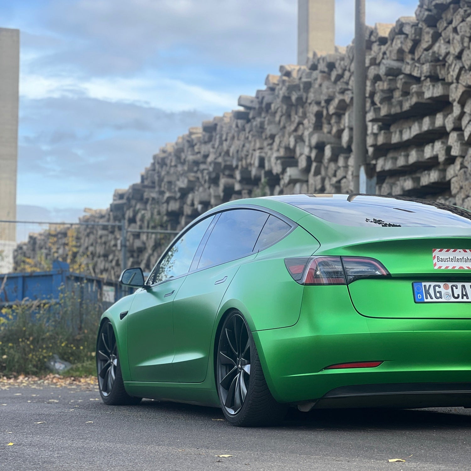 OCK Luftfahrwerk Tesla Model 3 / Y SilentDrive.de