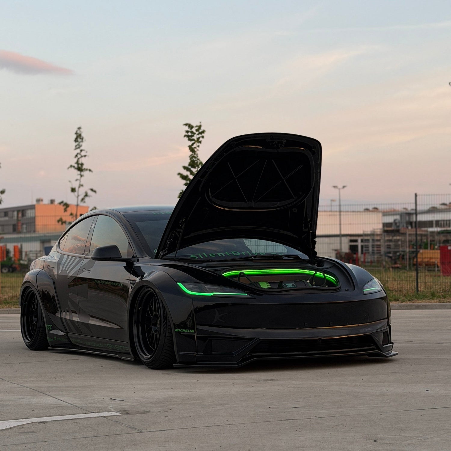 OCK Luftfahrwerk Tesla Model 3 / Y SilentDrive.de