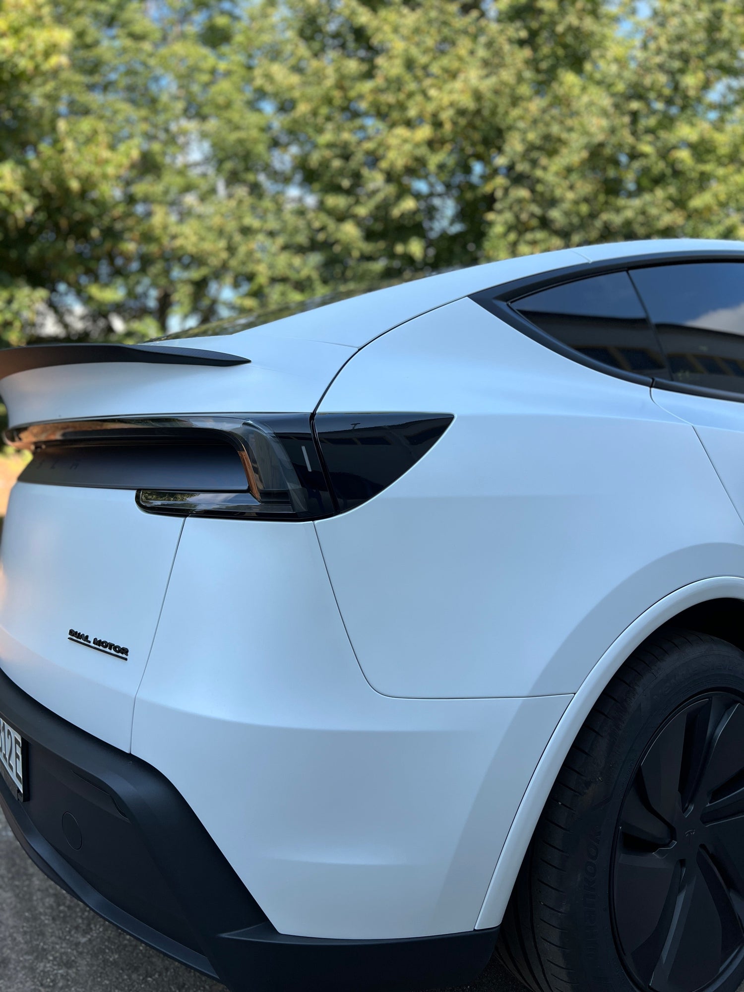 DIY Folie zur Abdunklung des Ladeports / Seitenreflektor SilentDrive.de