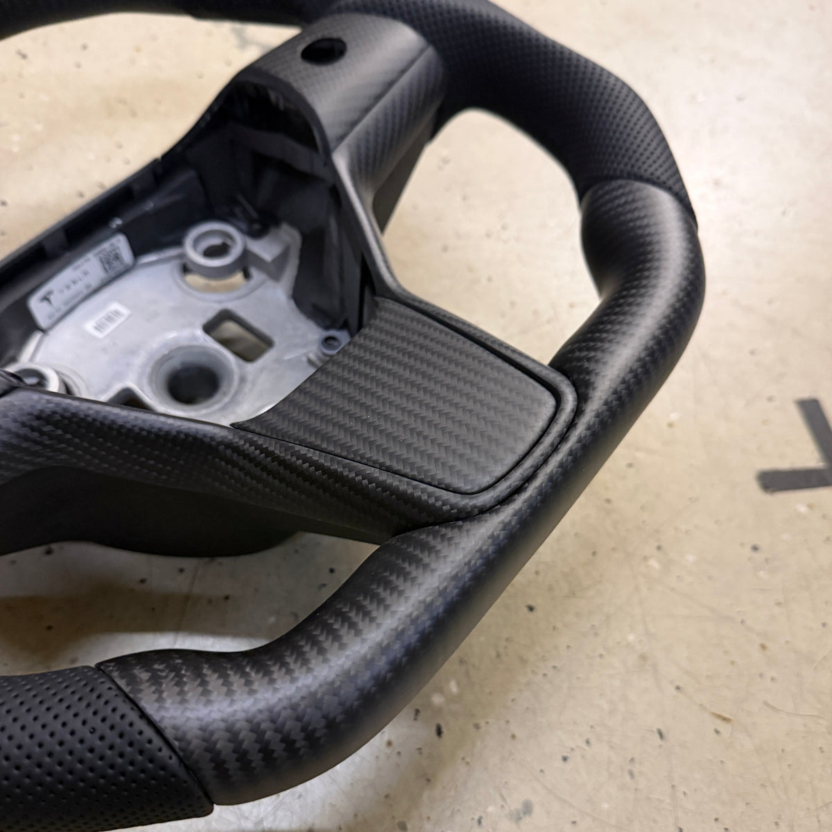 Tesla Model 3 / Y Alcantara Lenkrad SilentDrive.de