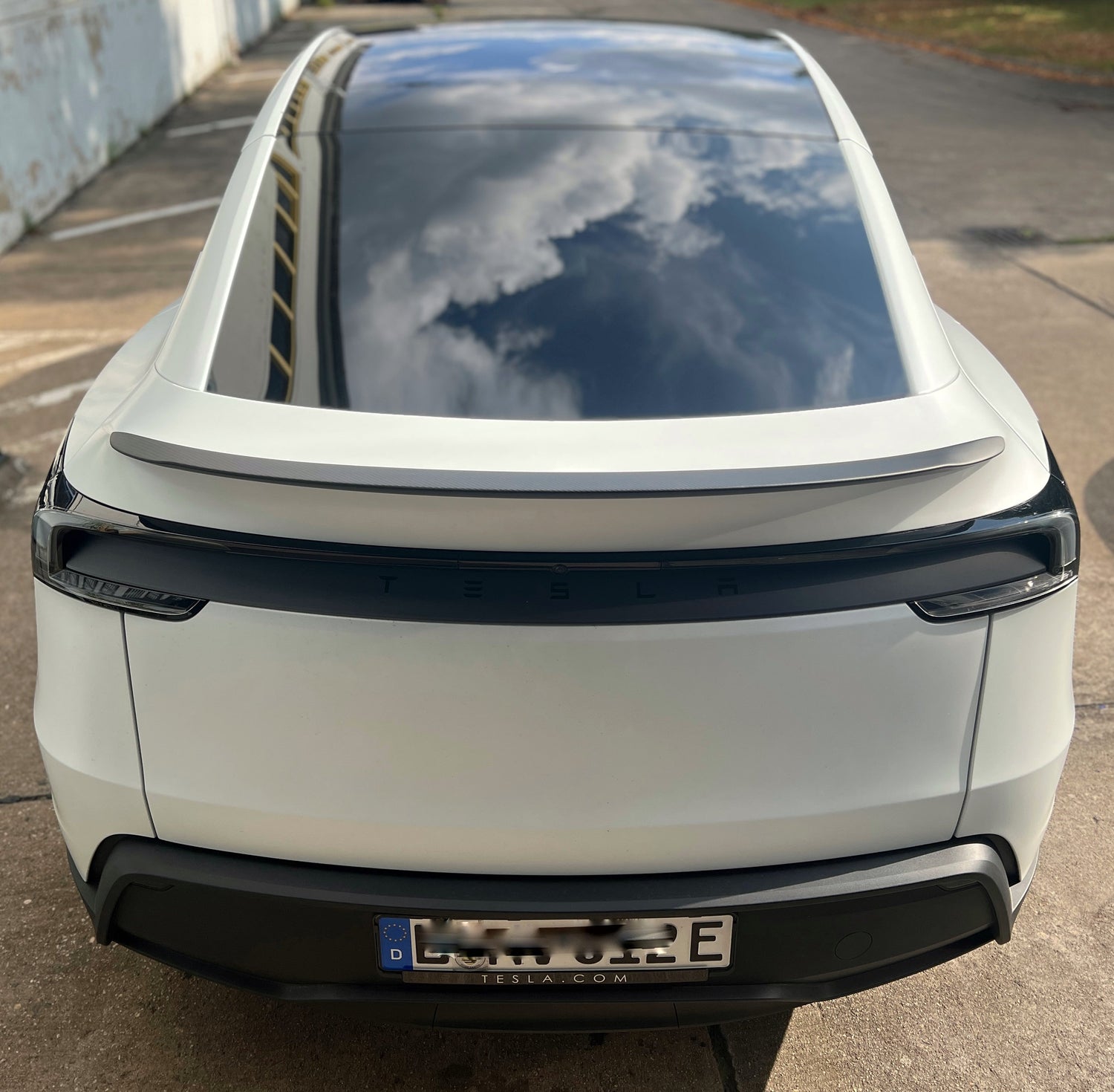 Tesla Model Y Juniper Performance Style Carbon Spoiler Greendrive