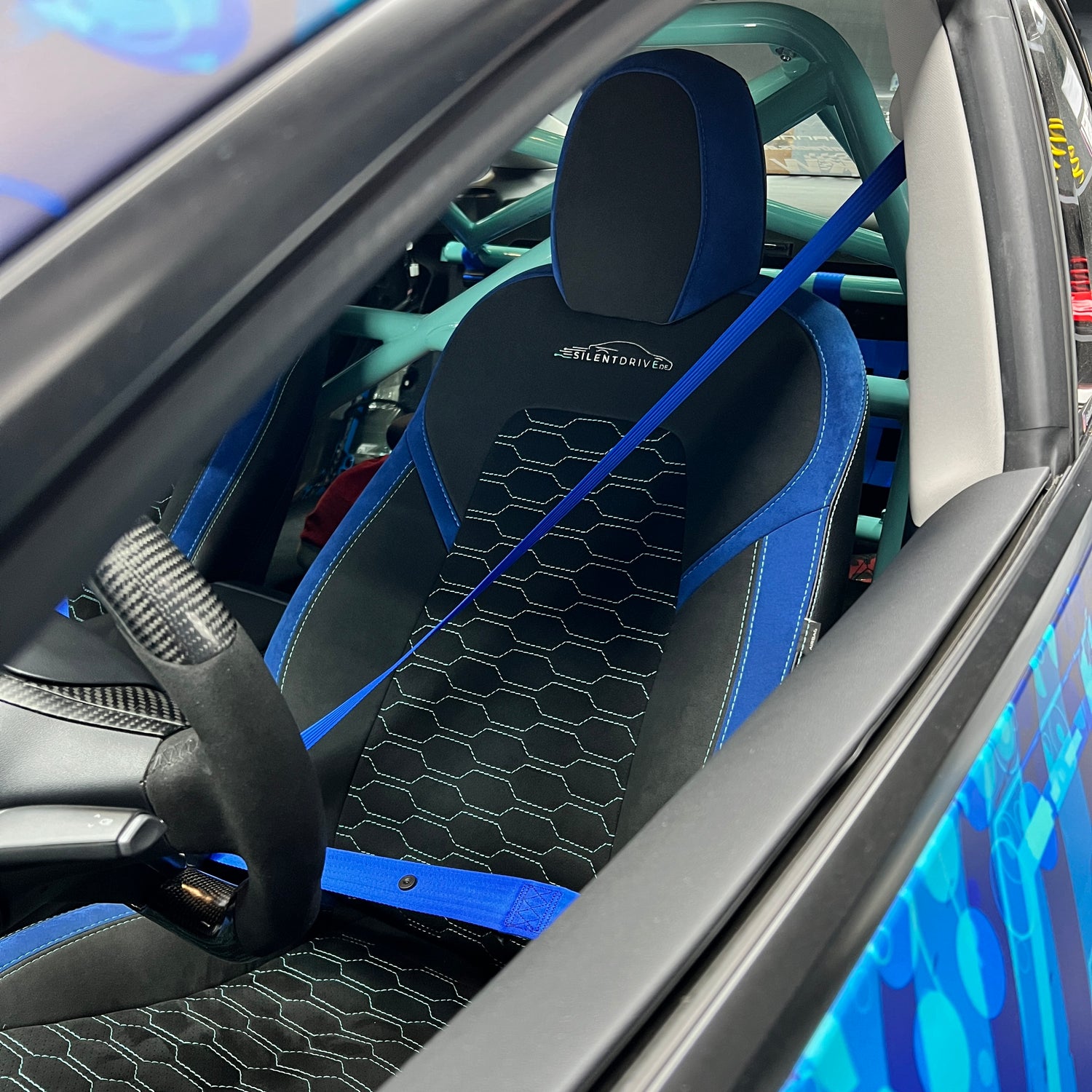 Farbige Sicherheitsgurte Tesla Model 3 / Y Autokorrektur