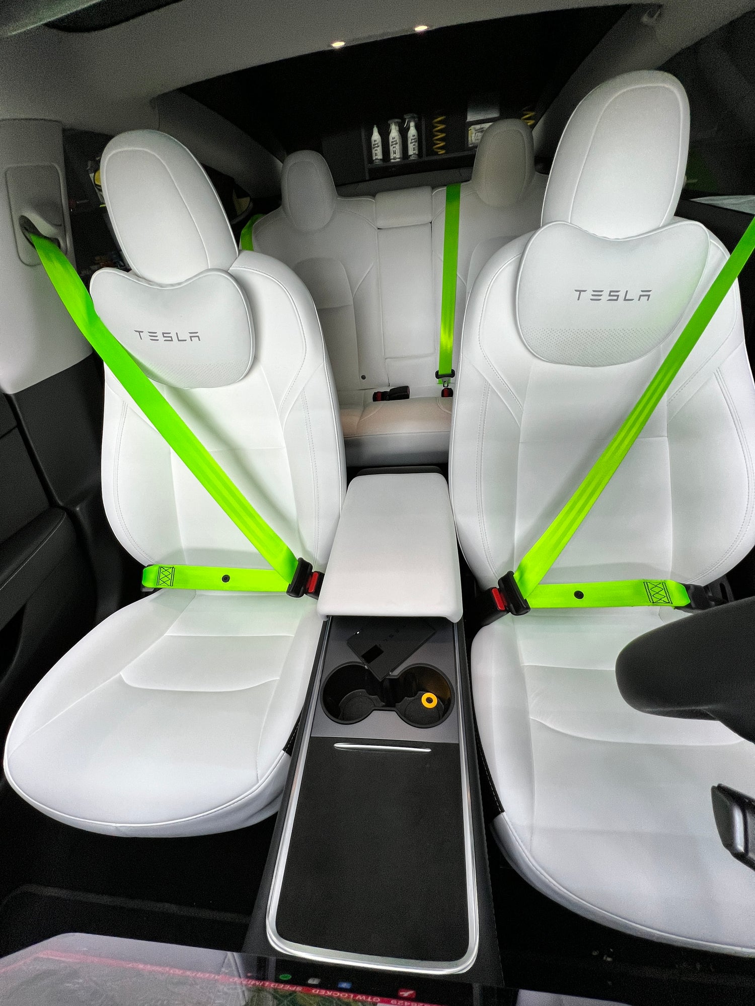 Farbige Sicherheitsgurte Tesla Model 3 / Y Autokorrektur