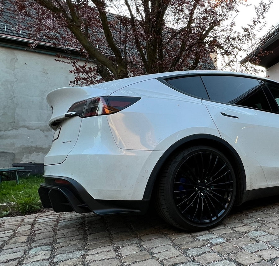 Tesla Model Y Heckdiffusor mit AHK Öffnung SilentDrive.de