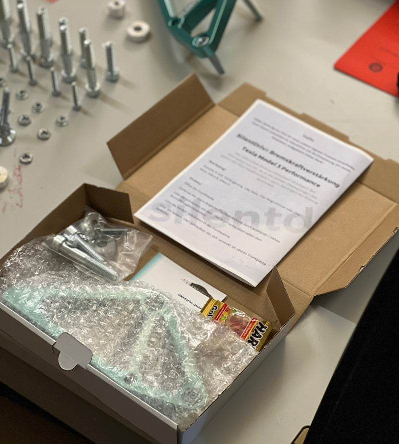 Tesla Model 3 Bremskraft Abstützung / Verstärkung SilentDrive.de