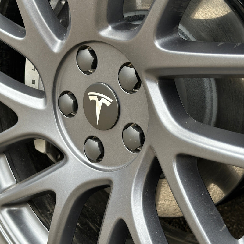 Tesla Model 3 / Y Highland Nabendeckel schwarz mit Tesla Logo silber SilentDrive.de