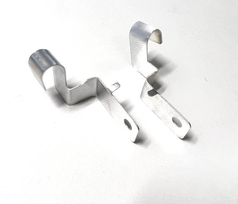 Verlängerte Bremsschlauchhalter für Stahlflex Bremsschläuche Tesla Model 3 / Y SilentDrive.de