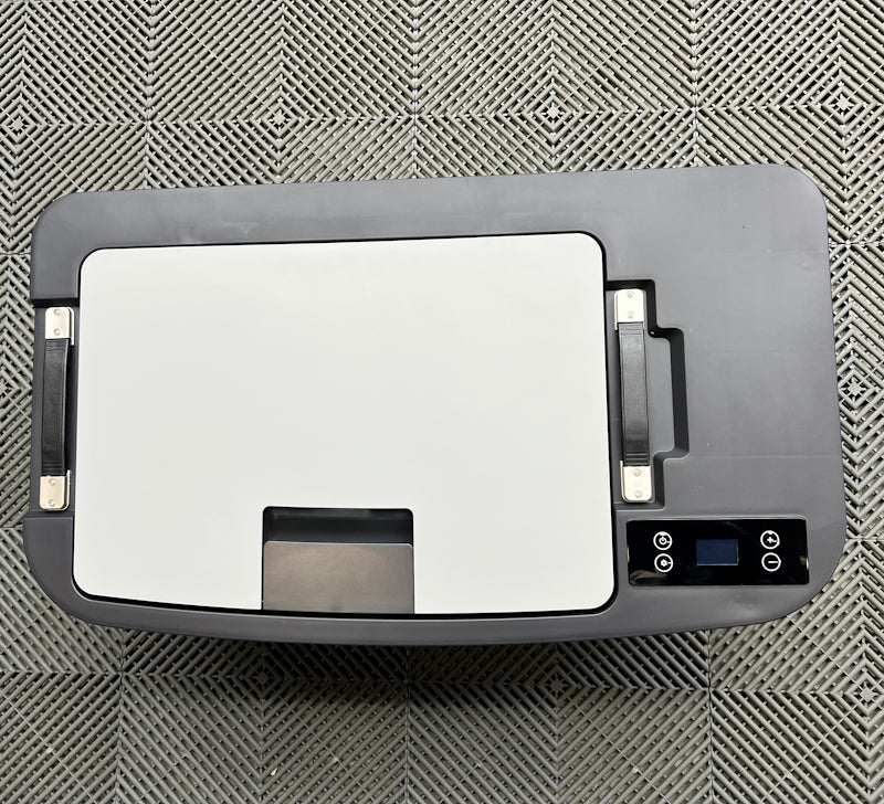 Tesla Model Y Kühlschrank für die Mittelkonsole hinten SilentDrive