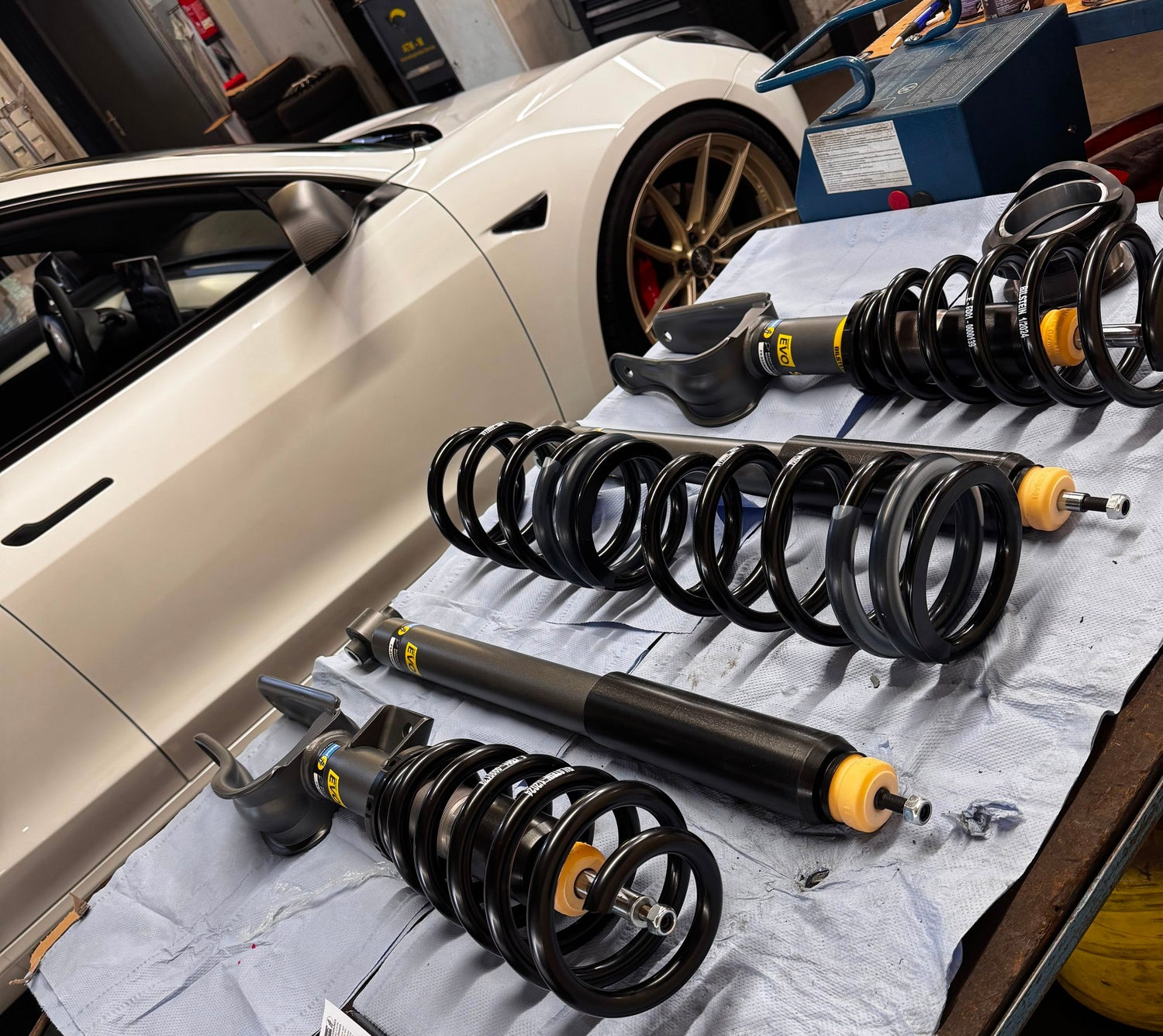 Bilstein Gewindefahrwerk Evo S Tesla Model 3 /Y VMaxx