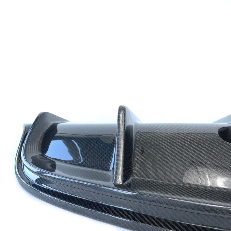 Tesla Model 3 CMST Heckdiffusor mit AHK Öffnung SilentDrive.de