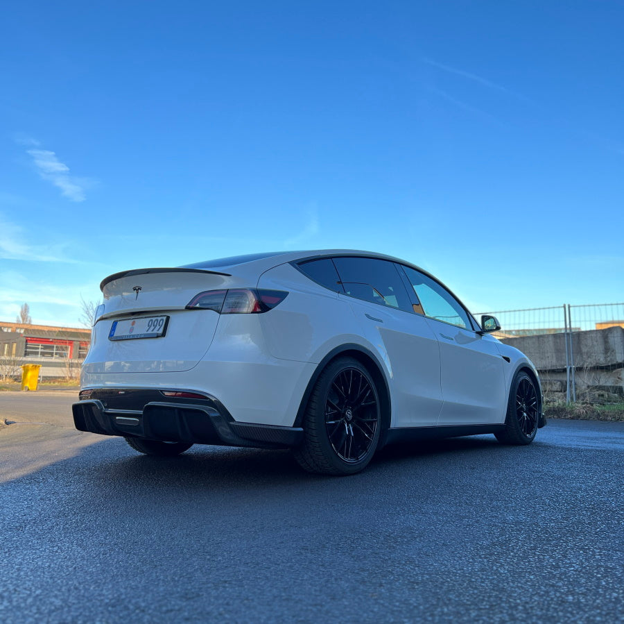 Tesla Model Y Heckspoiler im Original Performance Look SilentDrive.de