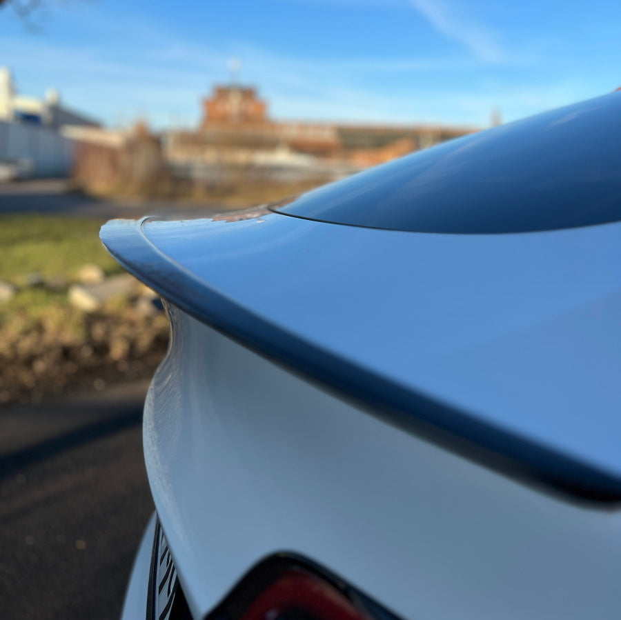 Tesla Model Y Heckspoiler im Original Performance Look SilentDrive.de