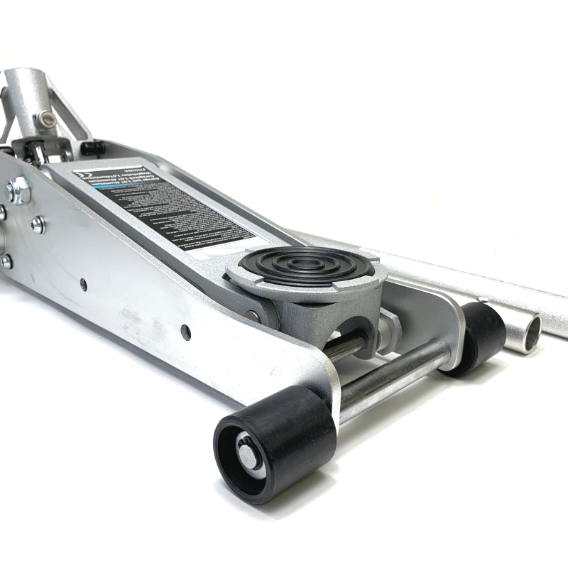 Kompakter und leichter Wagenheber für den TrackDay SilentDrive.de