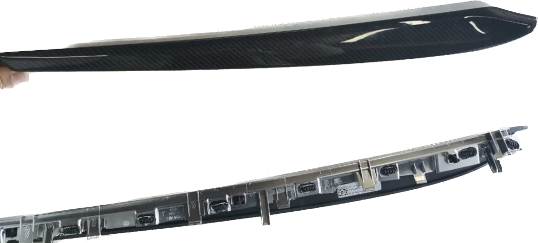 Tesla Model 3 / Y Dashboard und Türleisten Austausch SilentDrive.de