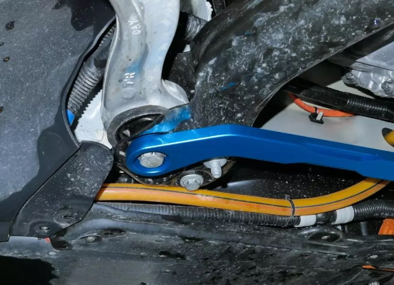 Tesla Model 3 / Y Versteifungsstebe Vorderbau unten Hardrace