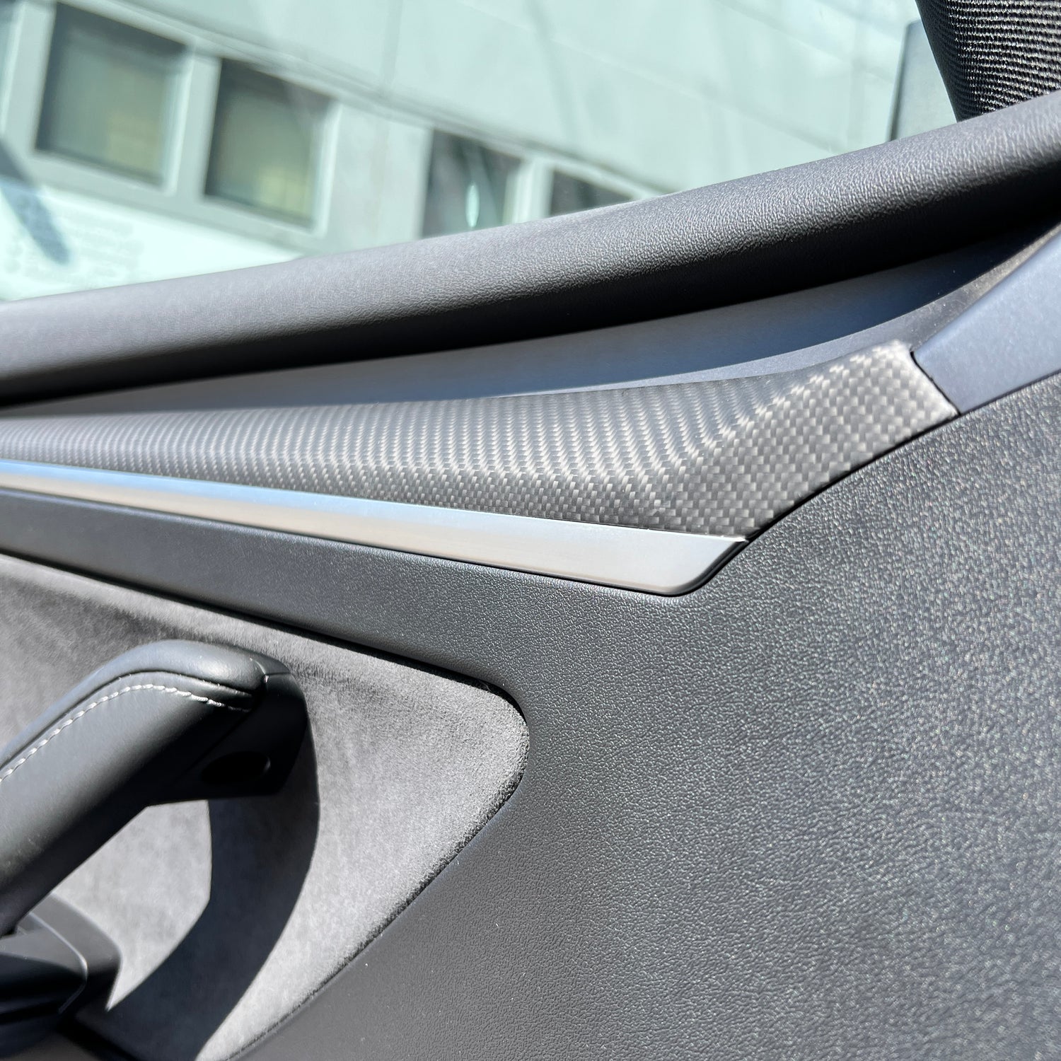 Tesla Model 3 / Y Dashboard und Türleisten Austausch SilentDrive.de