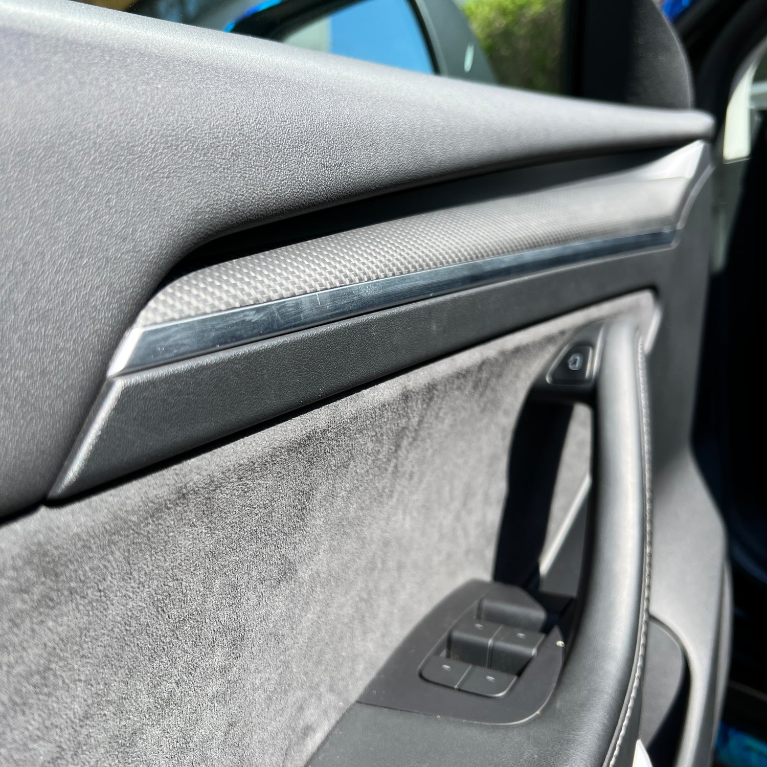 Tesla Model 3 / Y Dashboard und Türleisten Austausch SilentDrive.de