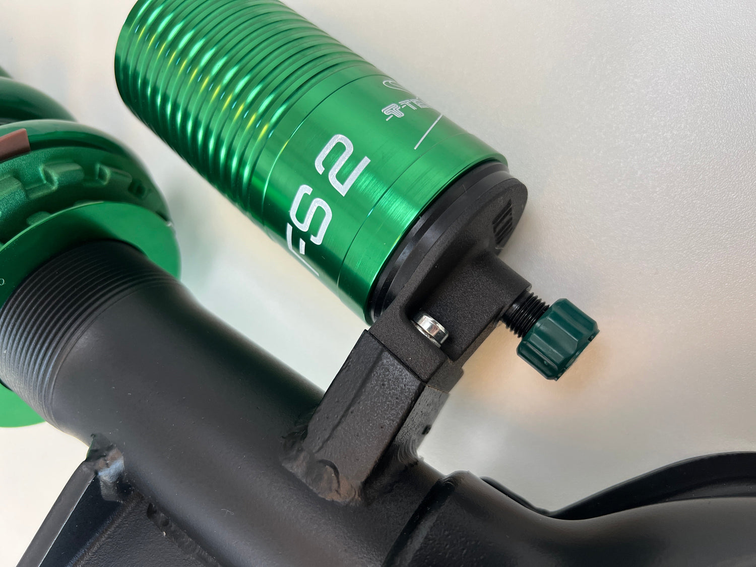 TEIN FS2 Gewindefahrwerk Tesla Model 3 / Y SilentDrive.de