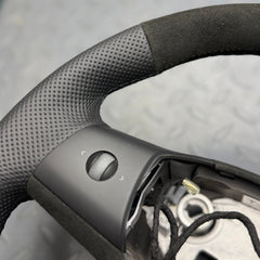 Tesla Model 3 / Y Alcantara Lenkrad SilentDrive.de