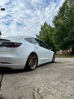 Airide Paket "SilentDeepDrive" by Airlift für Tesla Model Y SilentDrive.de