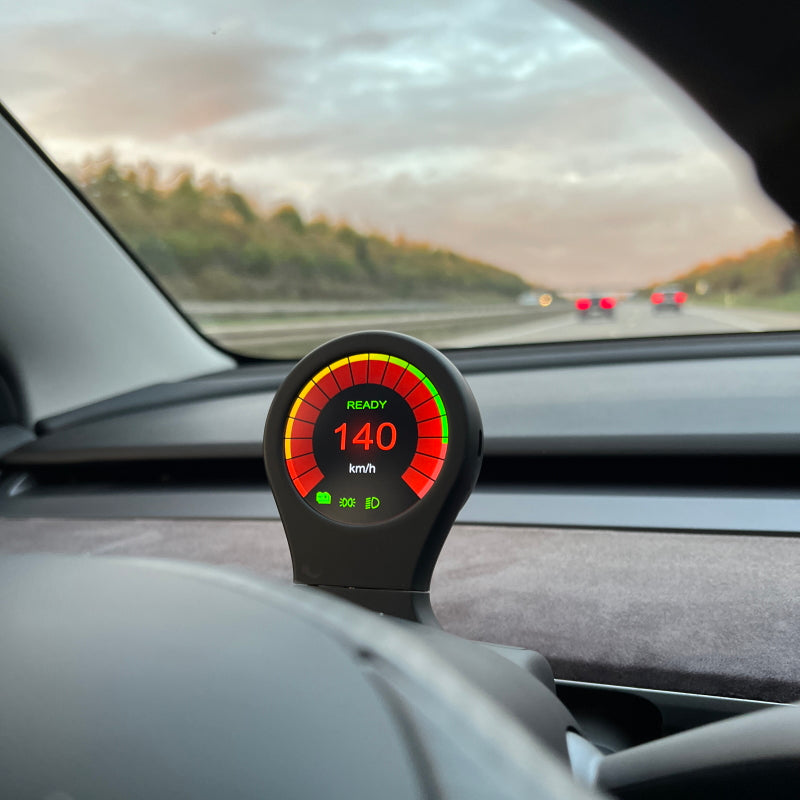 Zusatzdisplay Tesla Model Y / 3 SilentDrive.de